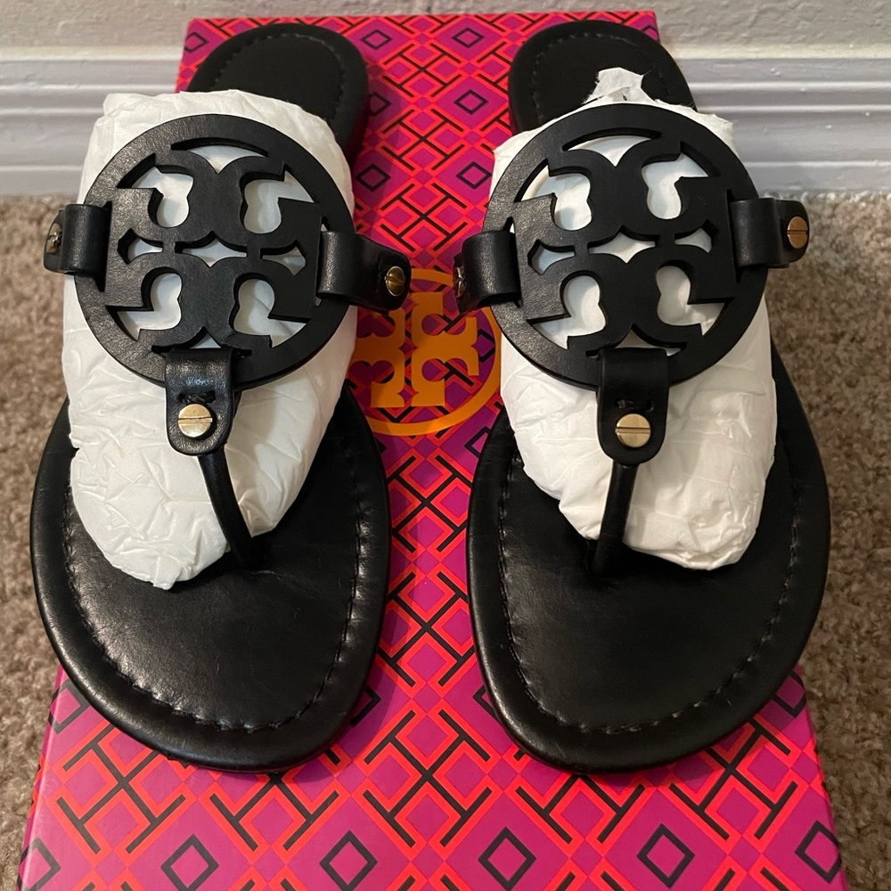 Tory Burch miller sandal size 7 black good condition